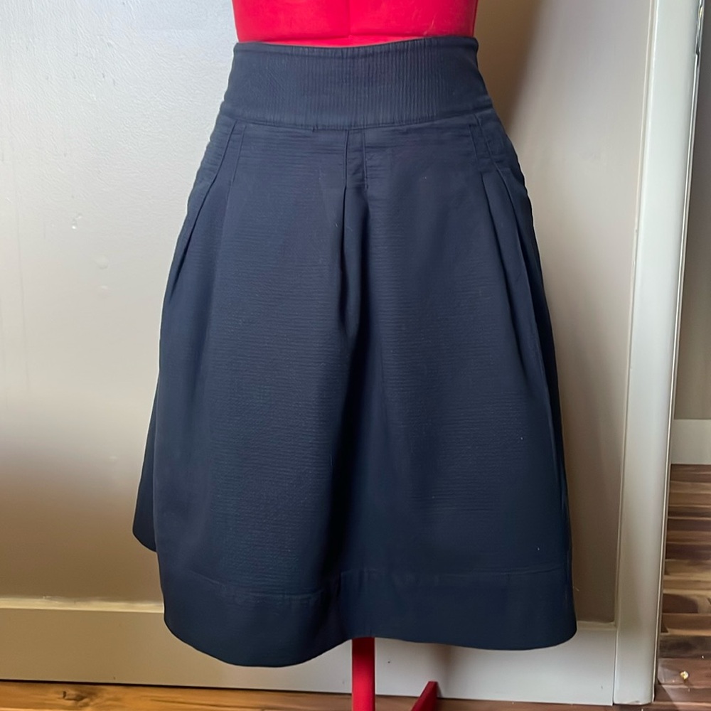 3/$15 🏷️ GAP flared pleated skirt 100% heavy textured cotton circa 2008